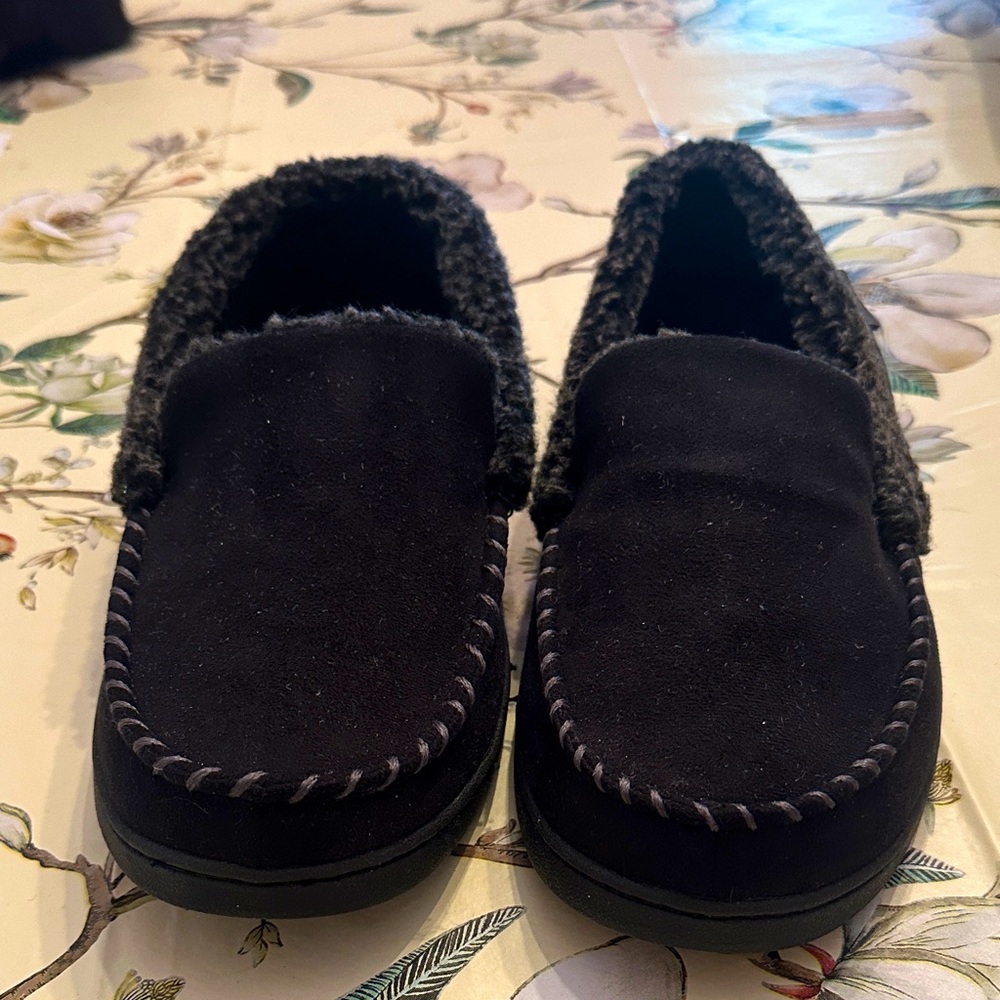 Dearfoams Men's Black Moccasin Slippers